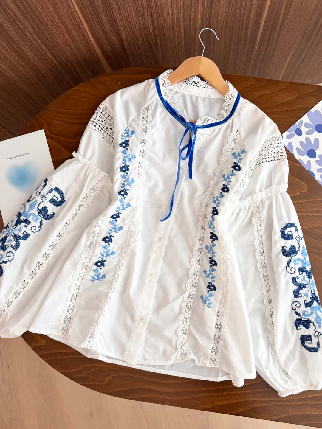 Mavi İşlemeli Gömlek