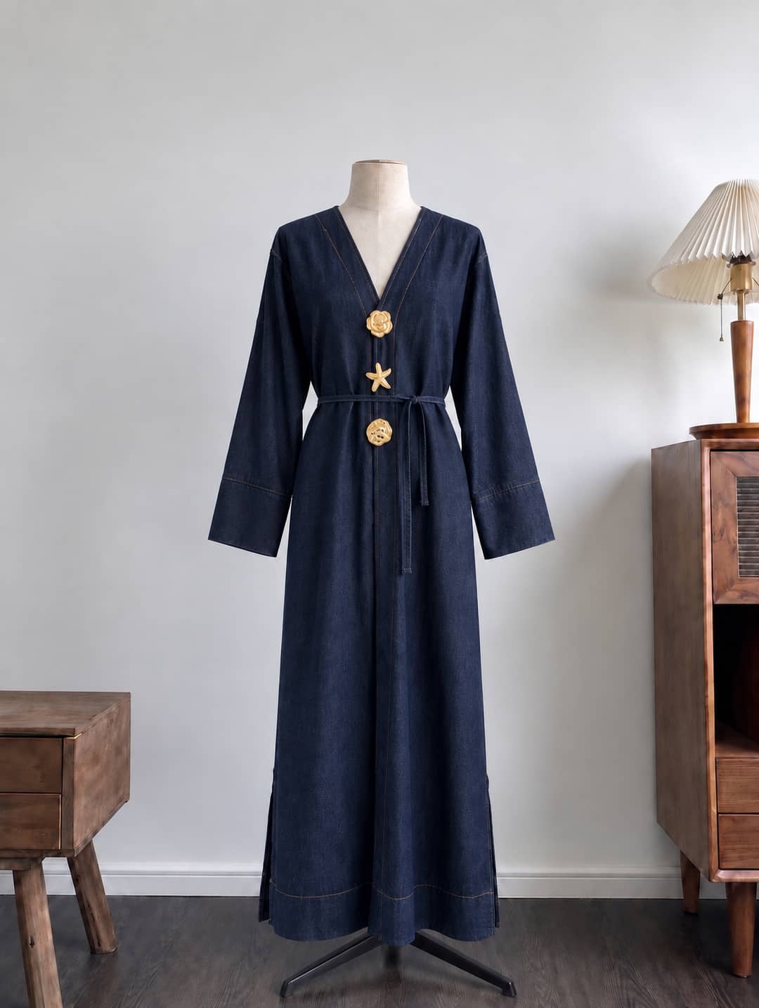 Broş Detaylı Kuşaklı Kot Kimono