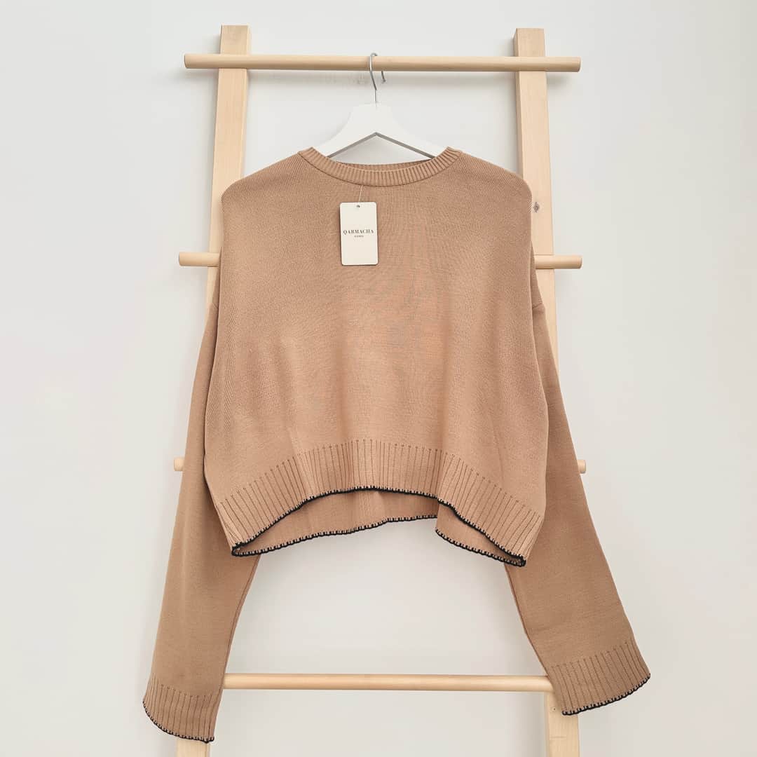 Minik Kol Detaylı Triko Crop