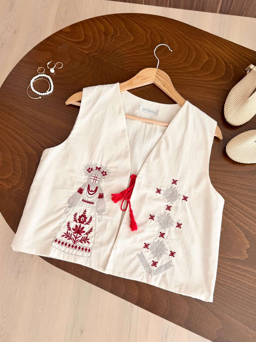 Kız Nakışlı Yelek