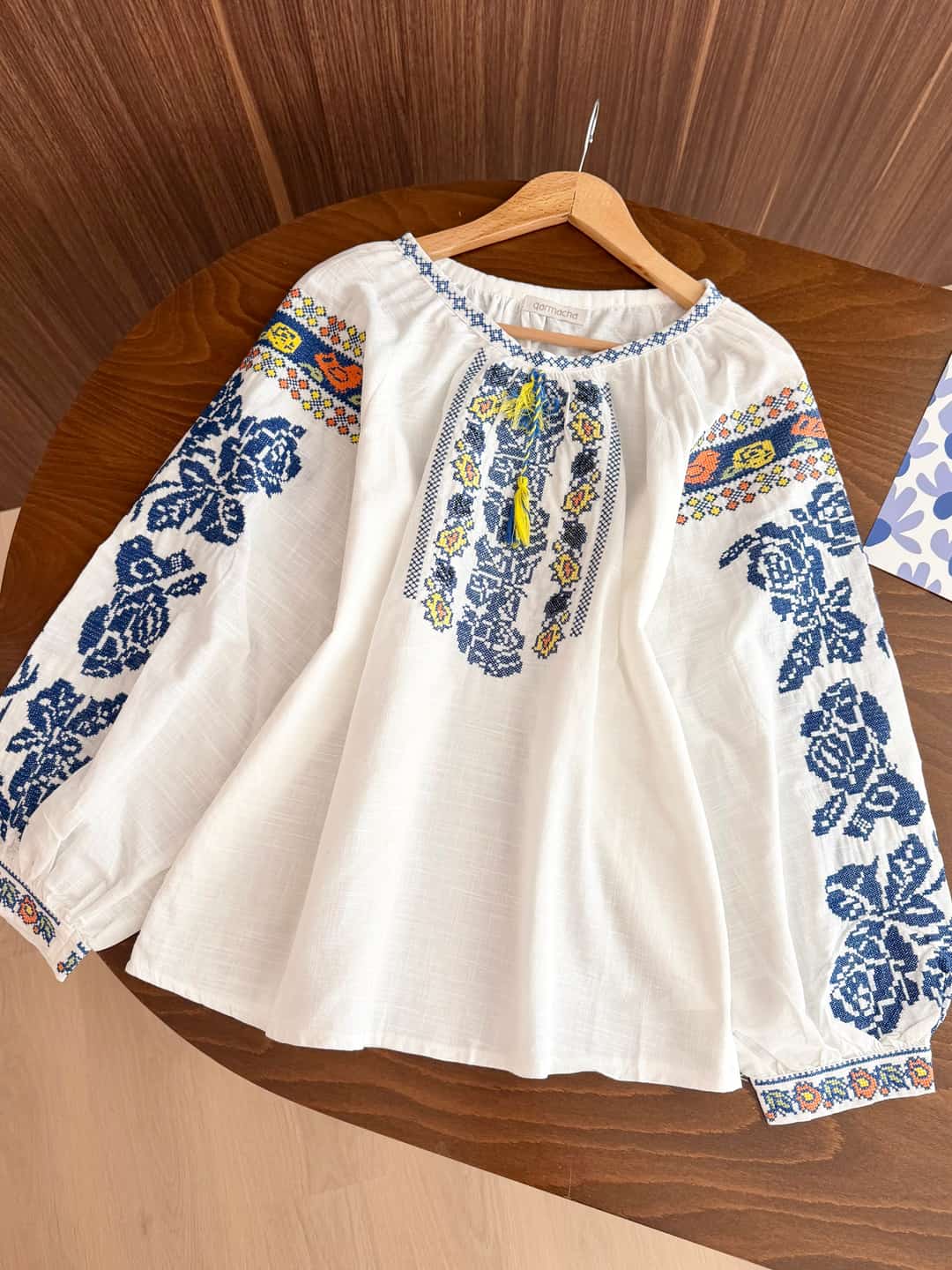 Mavi Kanaviçe İşlemeli Bluz