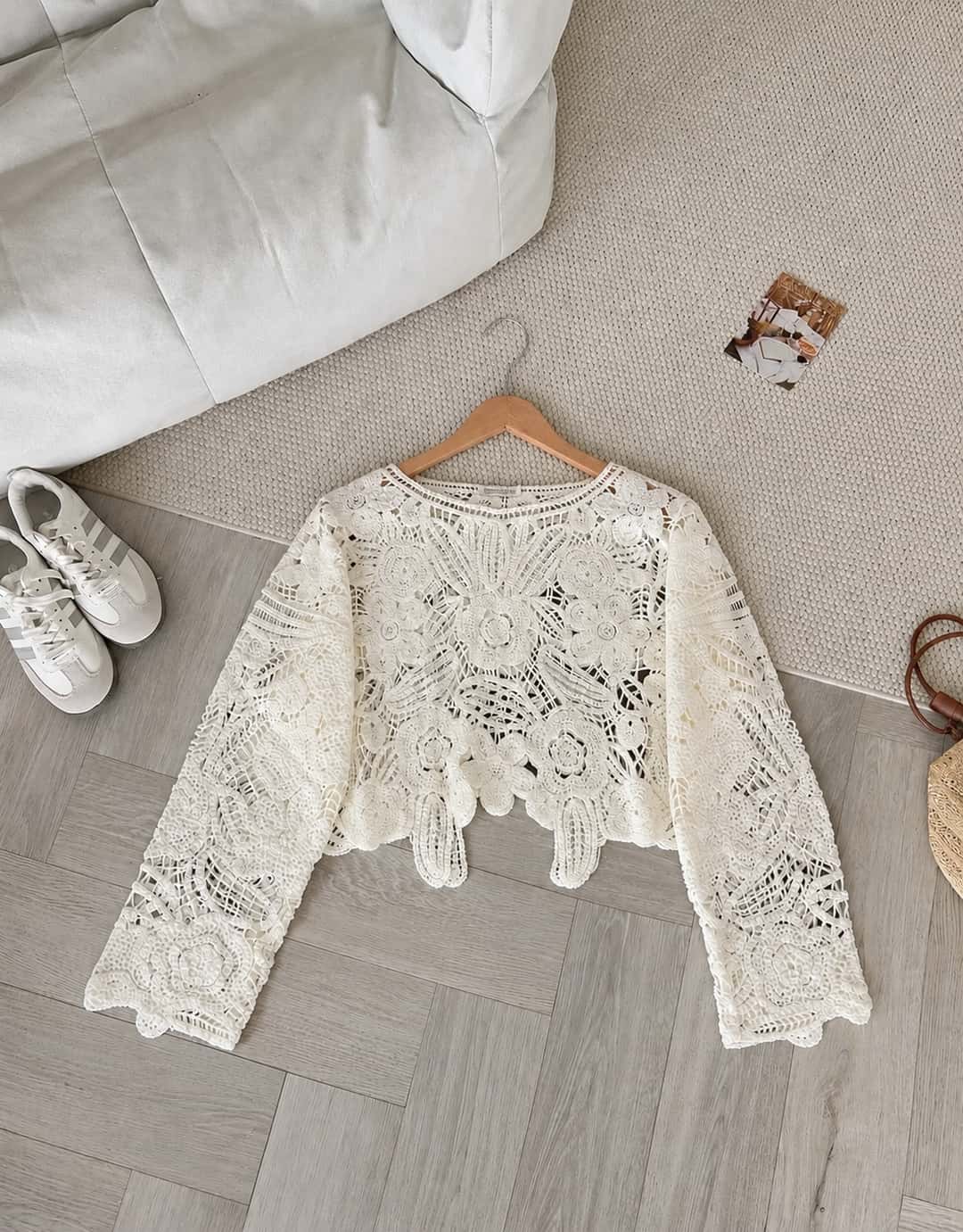 Romantik Çiçek Dantelli Crop