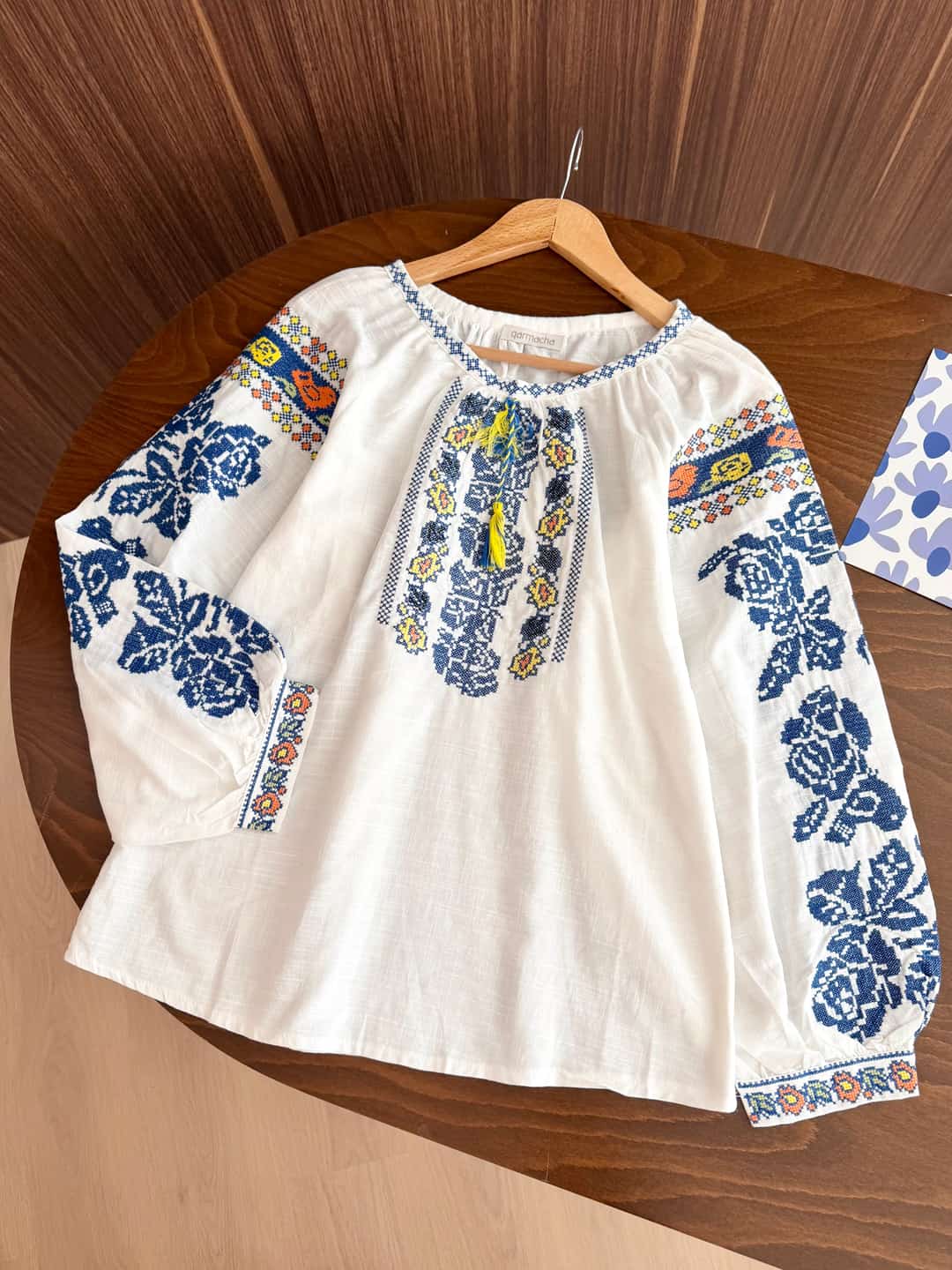Mavi Kanaviçe İşlemeli Bluz